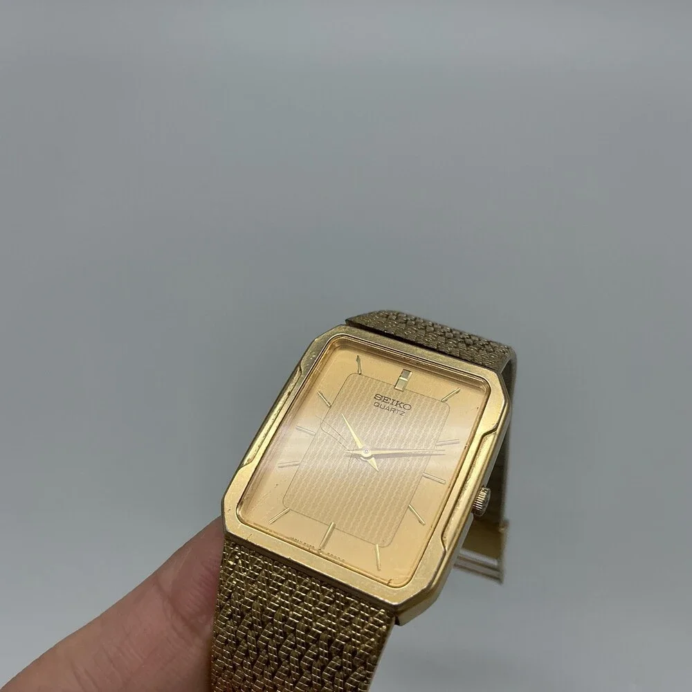 Vintage Seiko Quartz Mens Watch 25mm Gold Tone Mesh 5Y30-5B49 New Battery 7.75